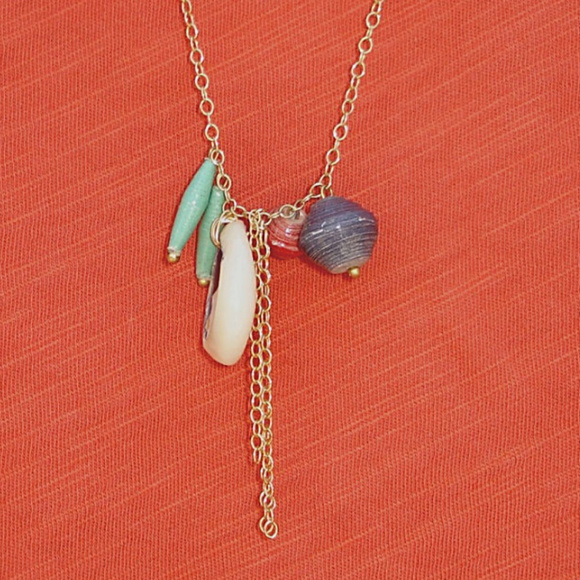 FRESH PRODUCE handmade by 31 Bits Seashell necklac - Picture 4 of 5